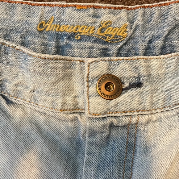 American Eagle Distressed Cut Off Shorts size 4 - Picture 5 of 6